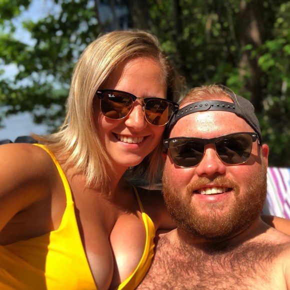 Meet your Posher, Riely - Picture 1 of 1